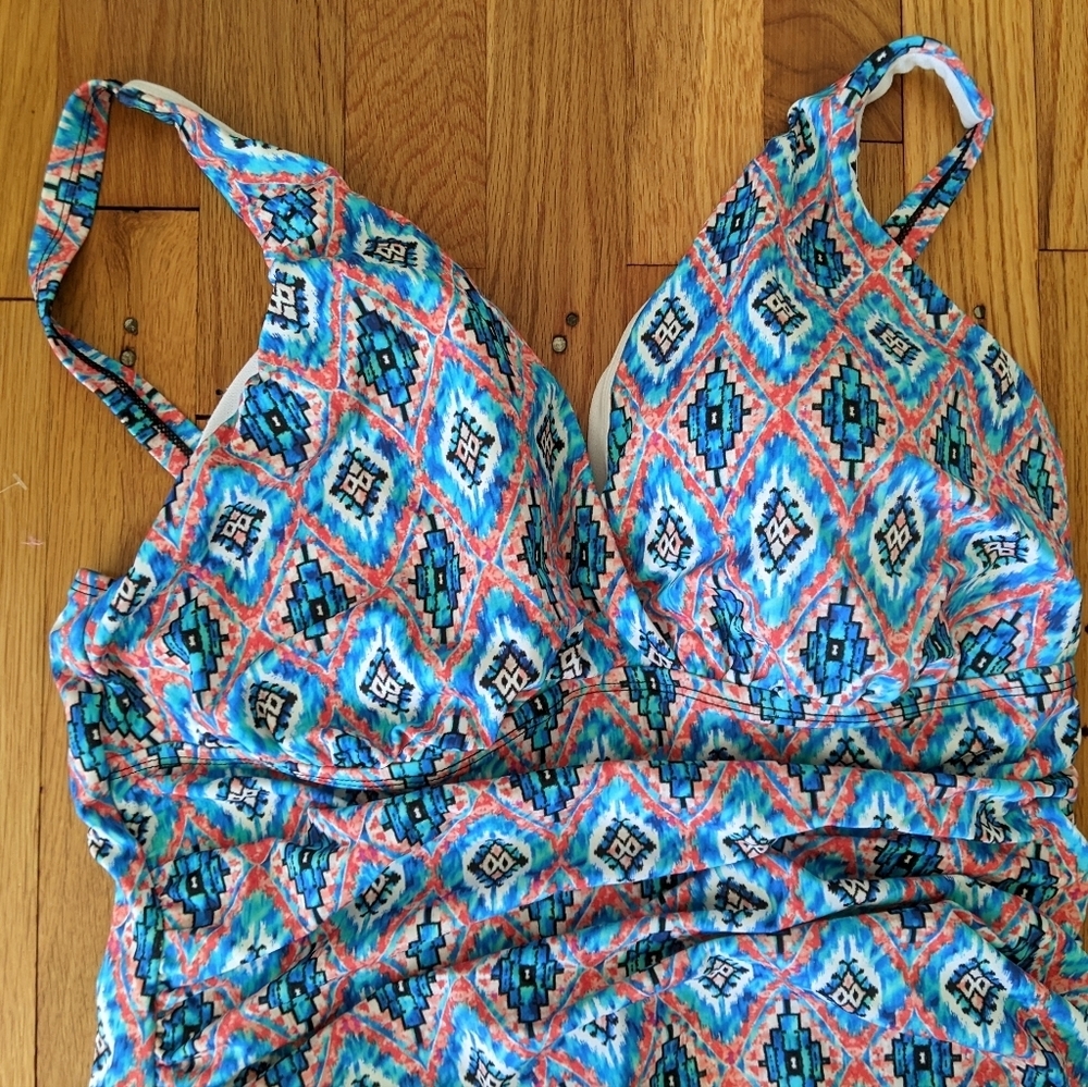 Jantzen Geometric Swimsuit - Picture 7 of 7